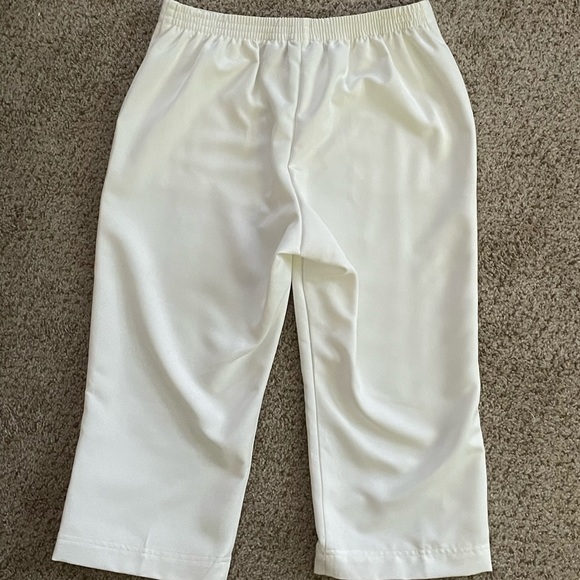 Alfred Dunner Capris - Picture 3 of 3